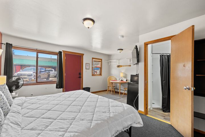 Room 9 of 27