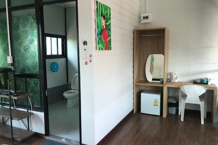 Room 5 of 27