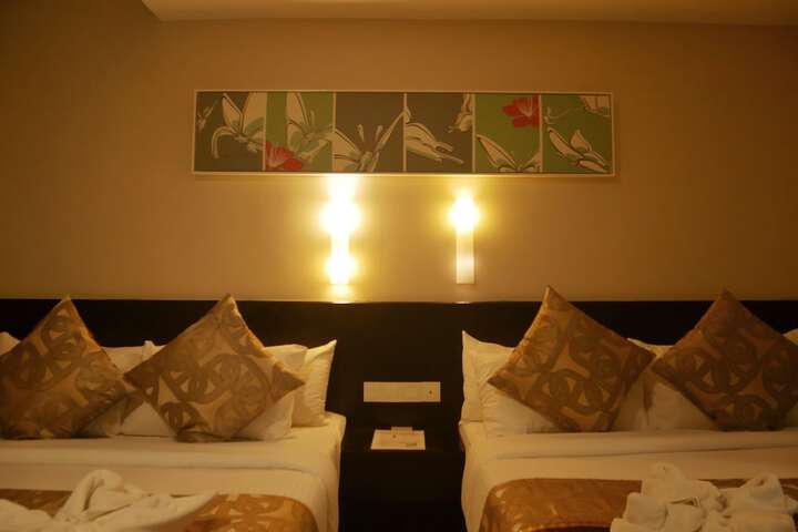 Room 8 of 65