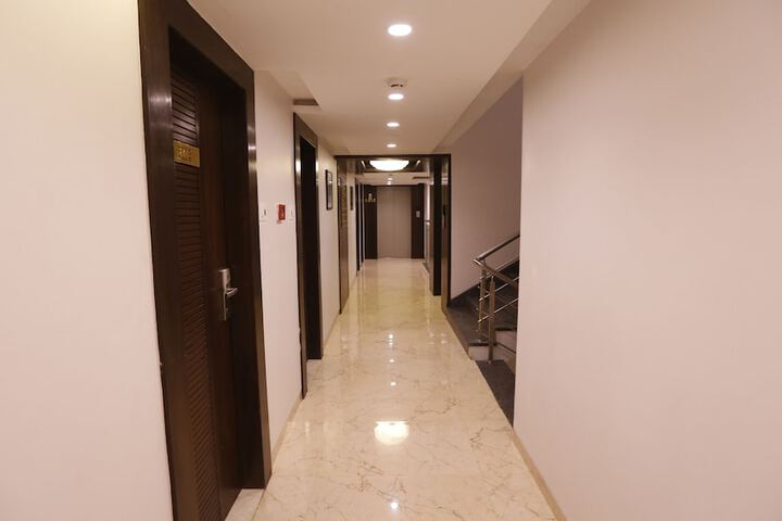Ballroom/Hall 78 of 83