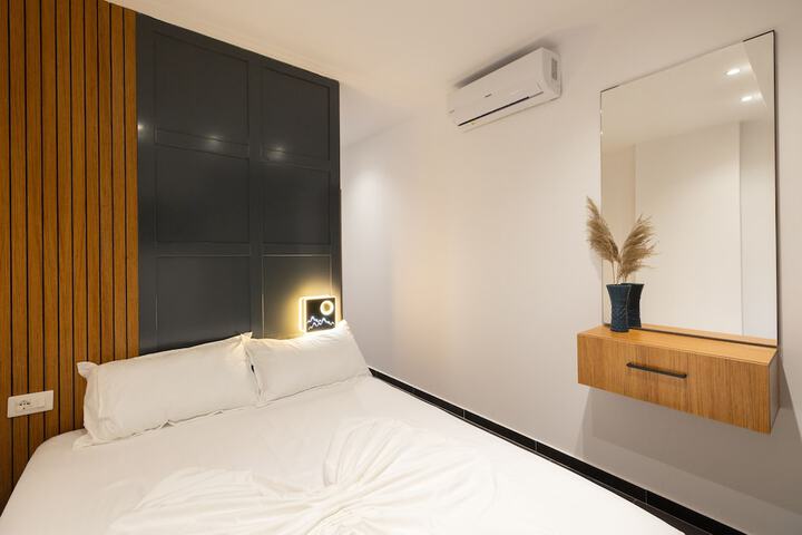 Room 9 of 50