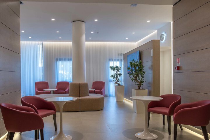 Entrance & Lobby