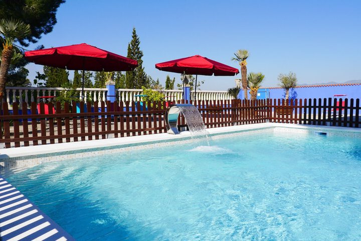 Pools & Facilities