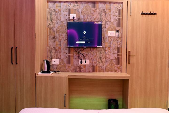 Room 25 of 77