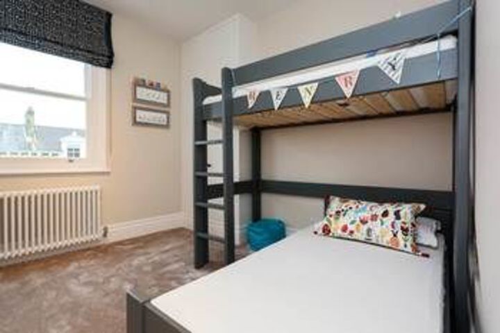 Room 26 of 42