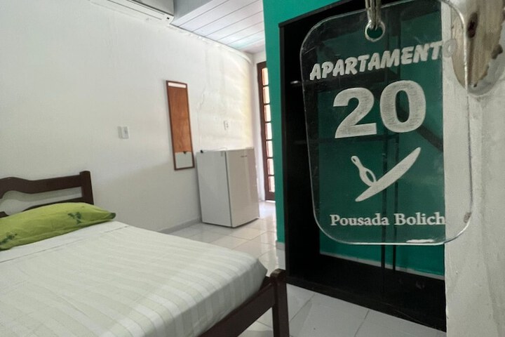 Room 6 of 28