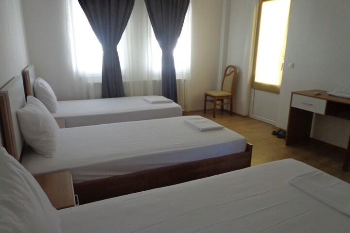 Room 5 of 35