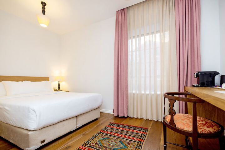 Room 114 of 171