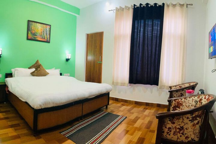 Room 17 of 18