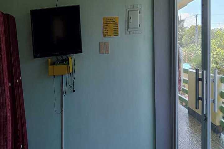 Room 6 of 24