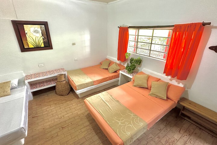 Room 8 of 16