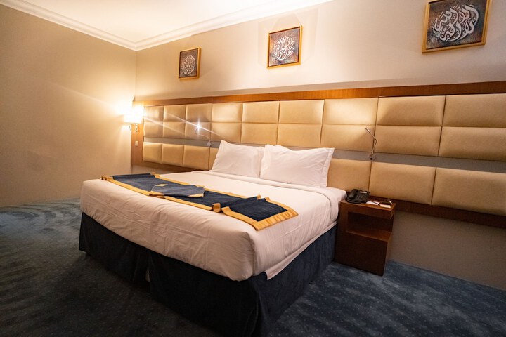 Room 27 of 54