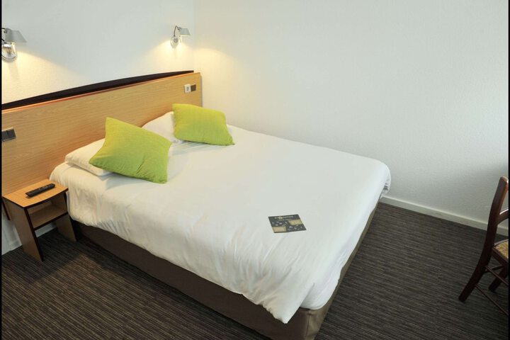 Room 13 of 31