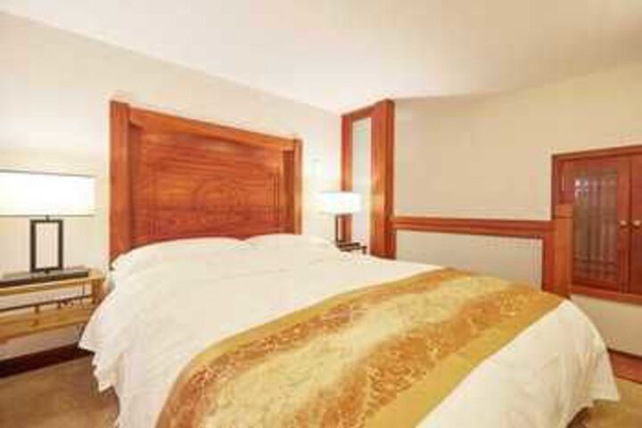 Room 27 of 36