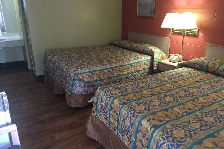Room 11 of 38