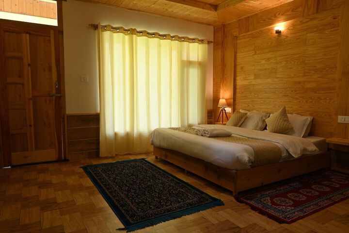 Room 6 of 38