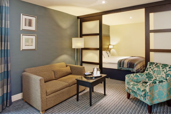 Room 2 of 73