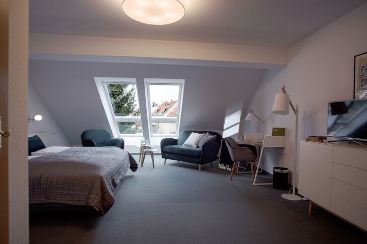 Room 83 of 191