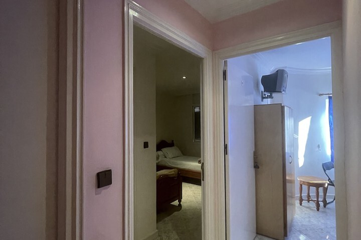 Room 10 of 17