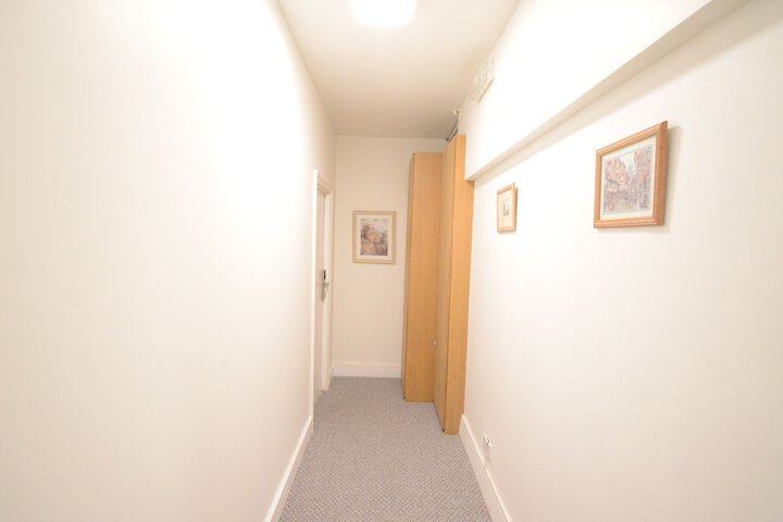 Room 87 of 371