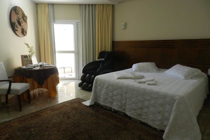 Room 13 of 70
