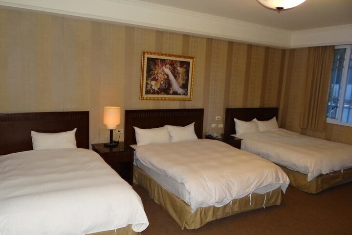 Room 28 of 37