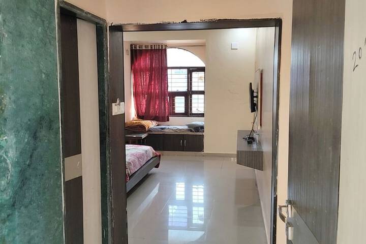 Room 34 of 124