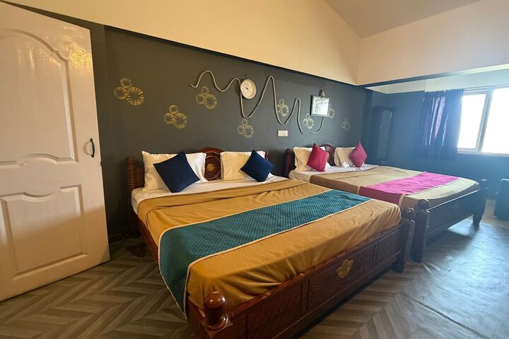 Room 9 of 27