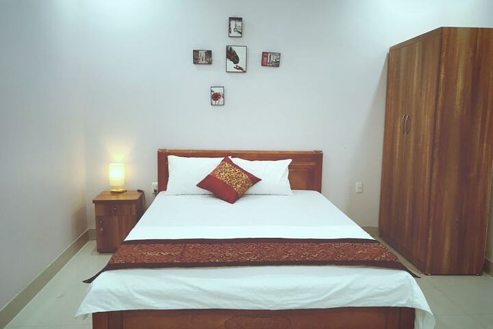 Room 12 of 28