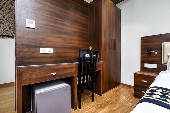 Room 34 of 52