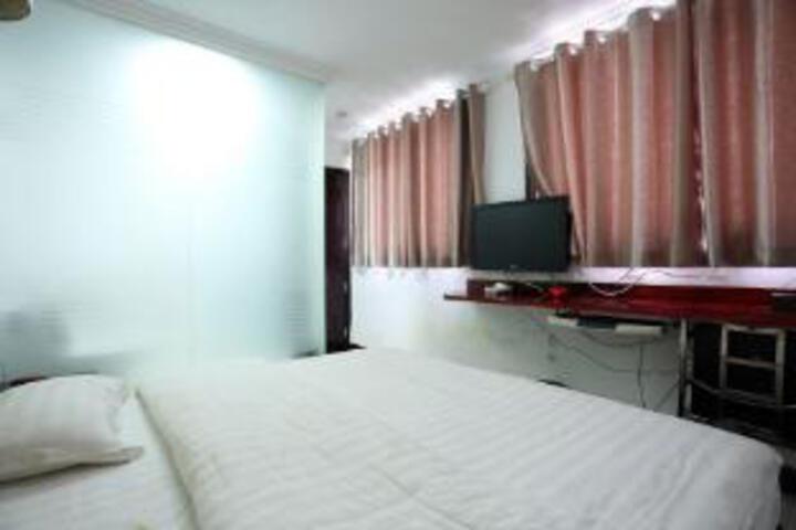 Room 6 of 6