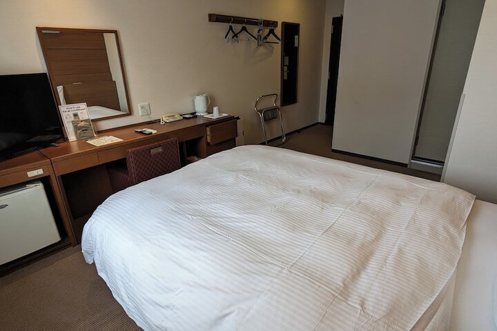 Room 6 of 72