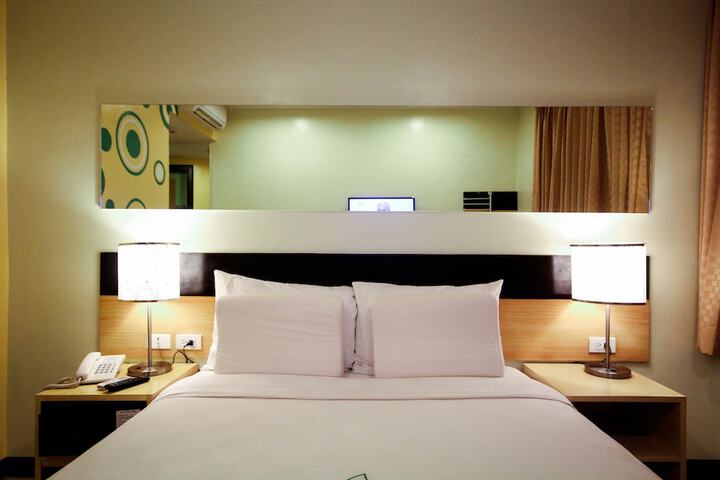 Room 10 of 31