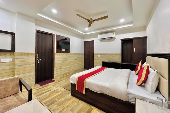 Room 28 of 40