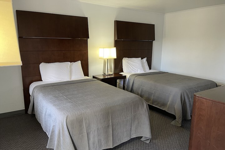 Basic Double Room (3 of 5)
