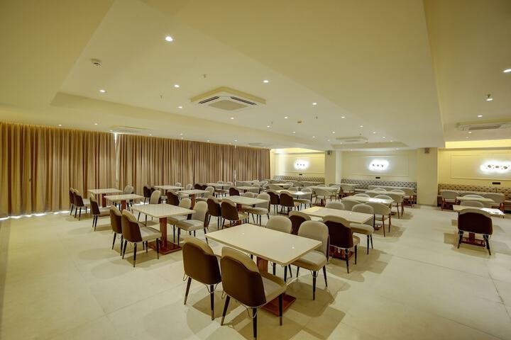 Dining 55 of 63