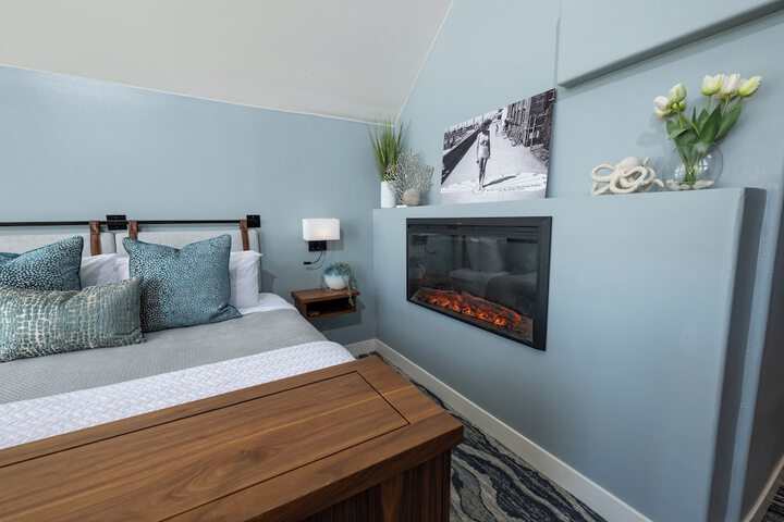 Room 4 of 176