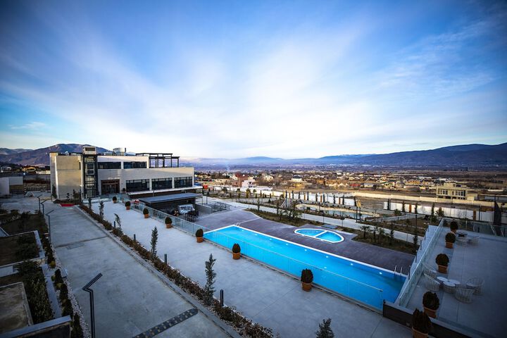 Pool 47 of 73