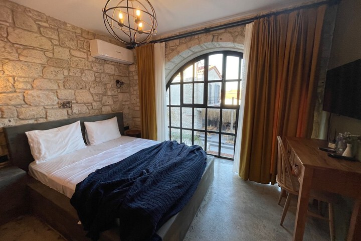 Room 50 of 75