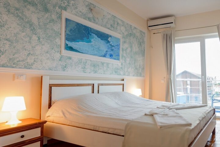 Room 2 of 4