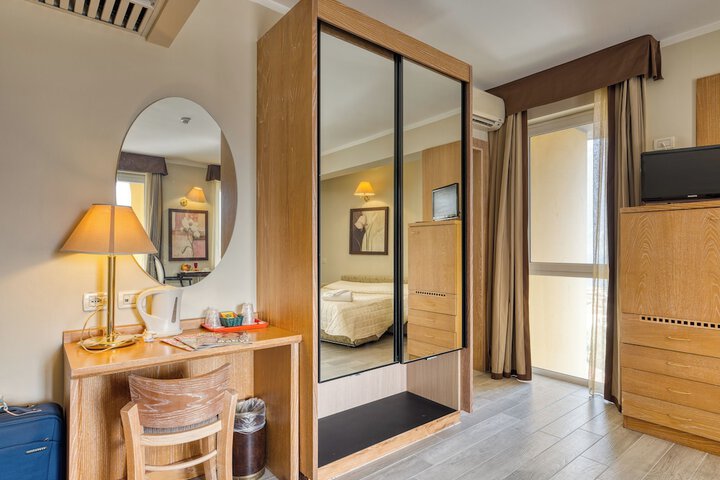 Room 34 of 116