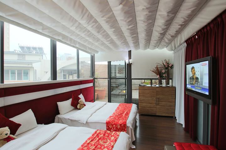 Room 33 of 115