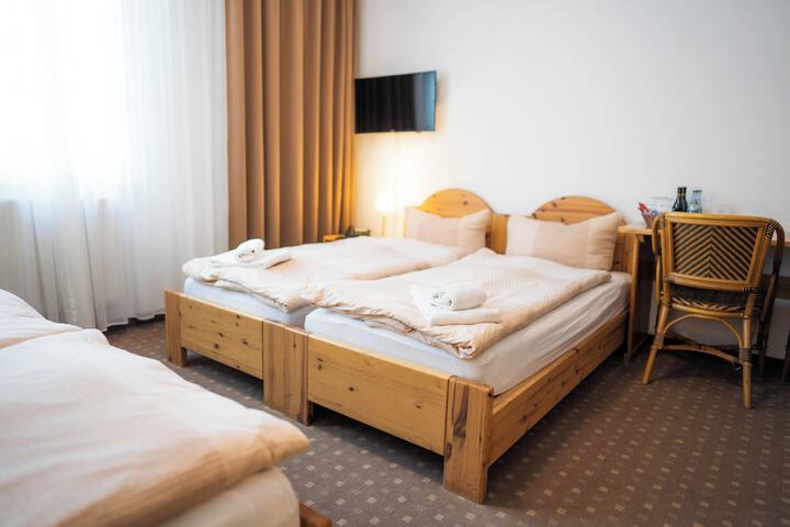 Room 28 of 38