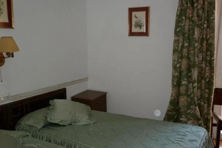 Room 9 of 17