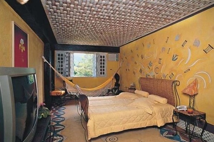 Room 2 of 35