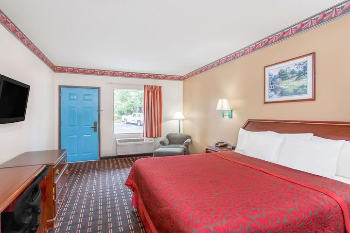 1 Queen Bed (21 of 21)