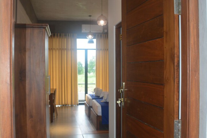 Room 6 of 25