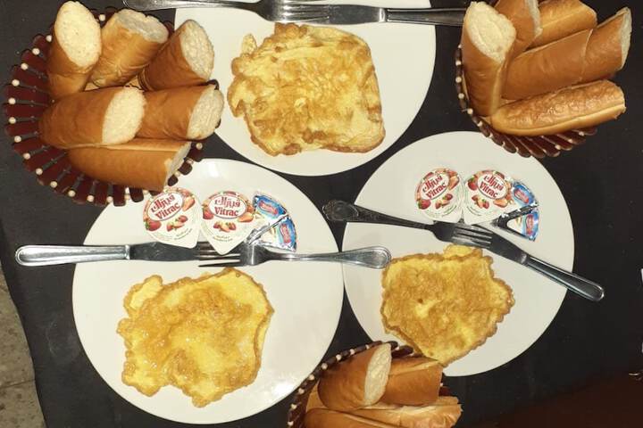 Breakfast/Coffee Service 20 of 25