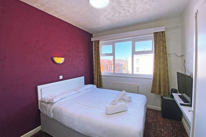 Room 15 of 41