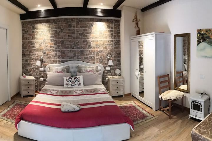 Room 5 of 46